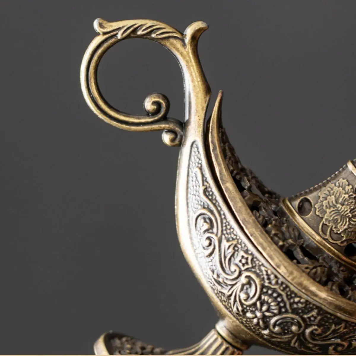 Vintage Arabian Night Inspired Metal Incense Lamp with Ornate Filigree&Lucky Cloud Motifs Home Aromatherapy&Spiritual Ambiance