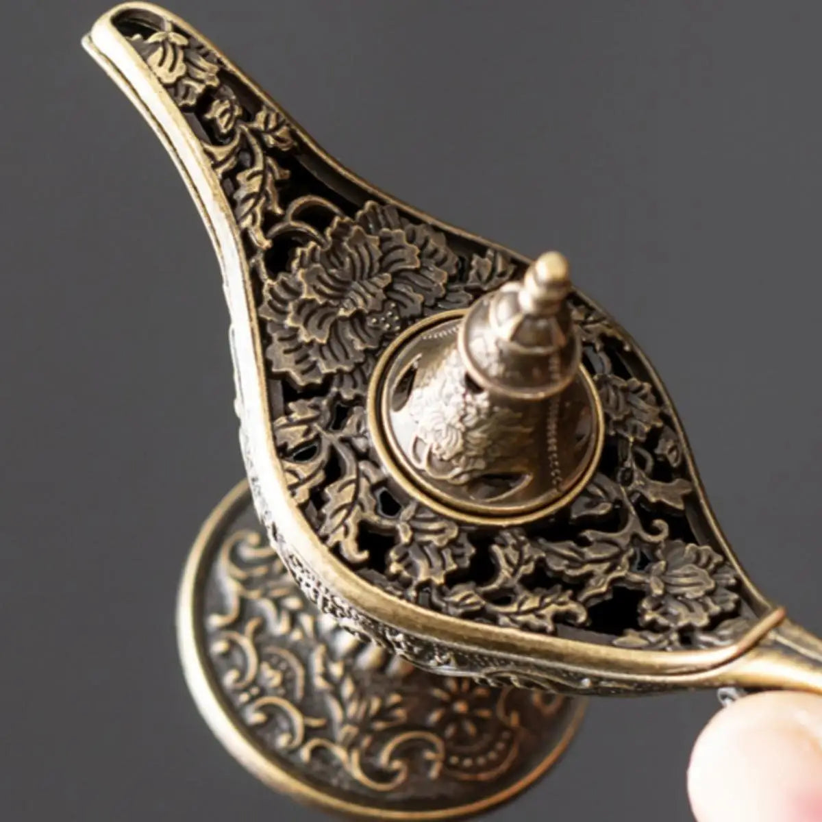 Vintage Arabian Night Inspired Metal Incense Lamp with Ornate Filigree&Lucky Cloud Motifs Home Aromatherapy&Spiritual Ambiance